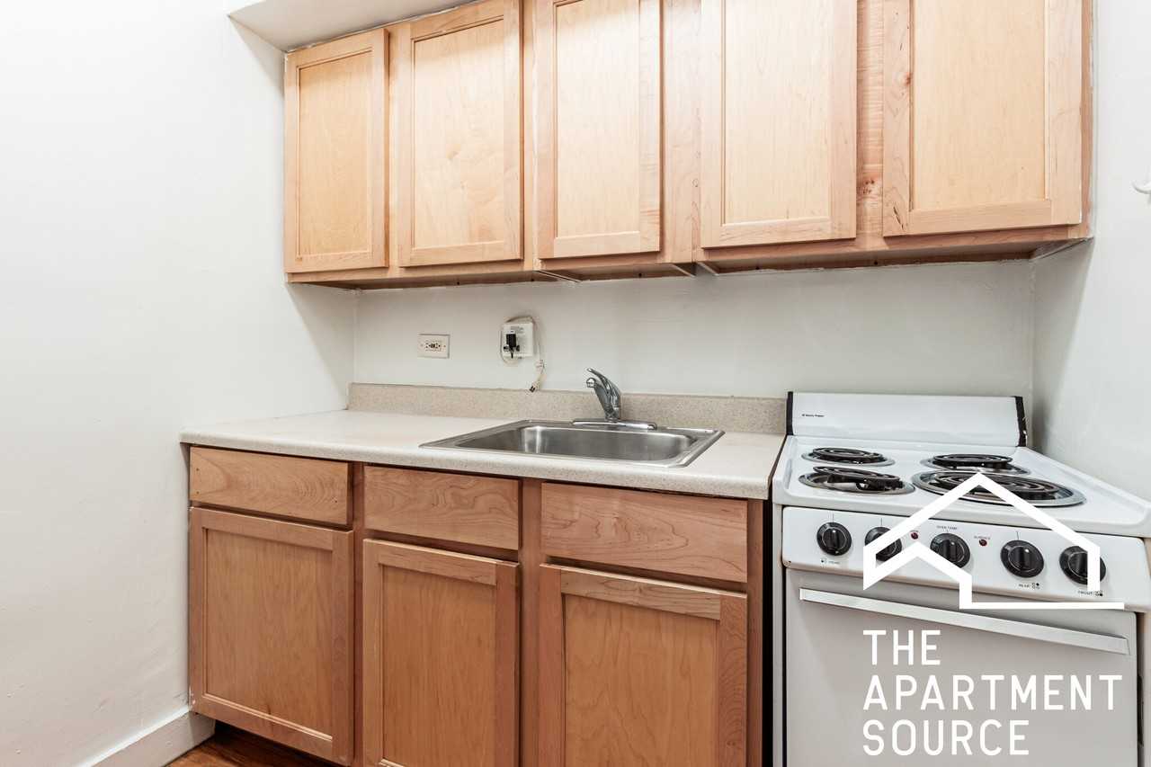 536 W Arlington Pl #116 - Photo 4 of 7