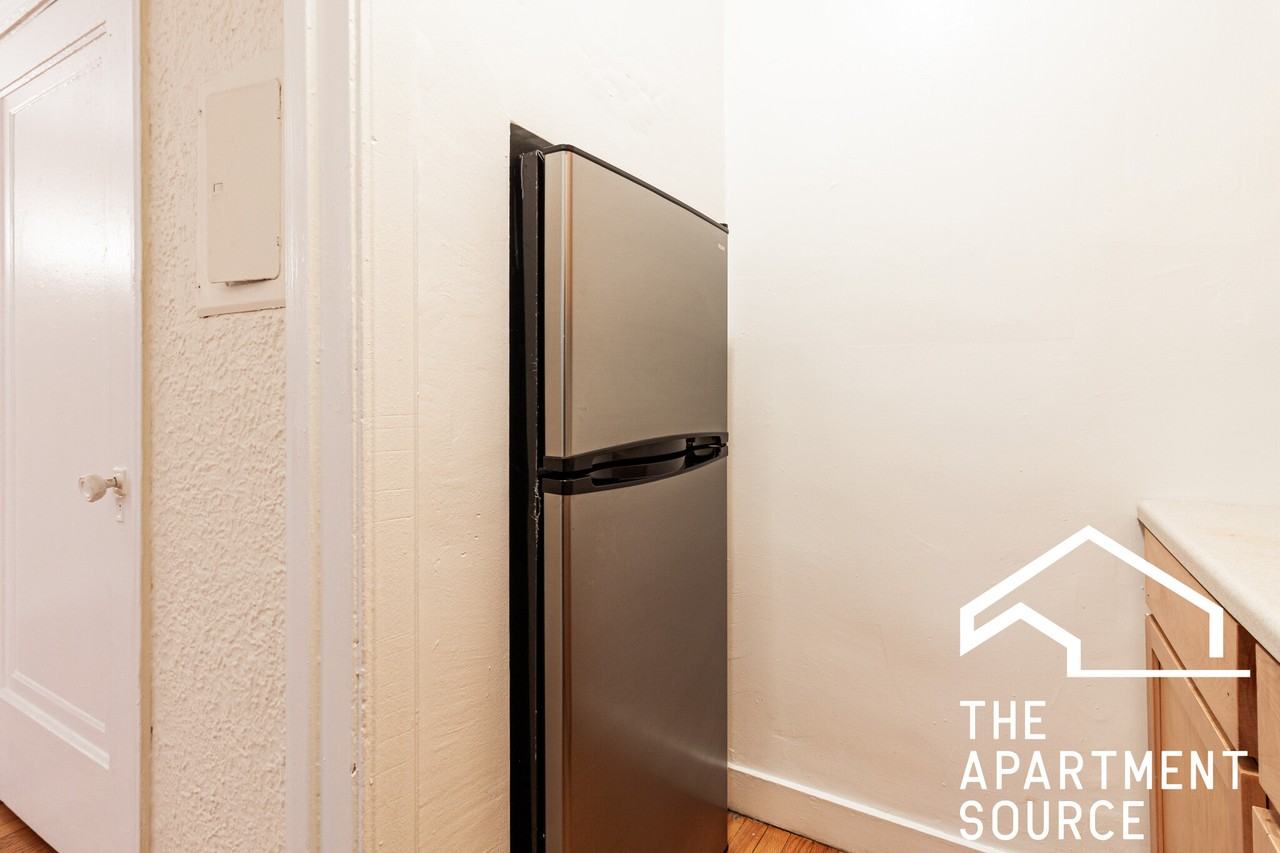 536 W Arlington Pl #116 - Photo 5 of 7