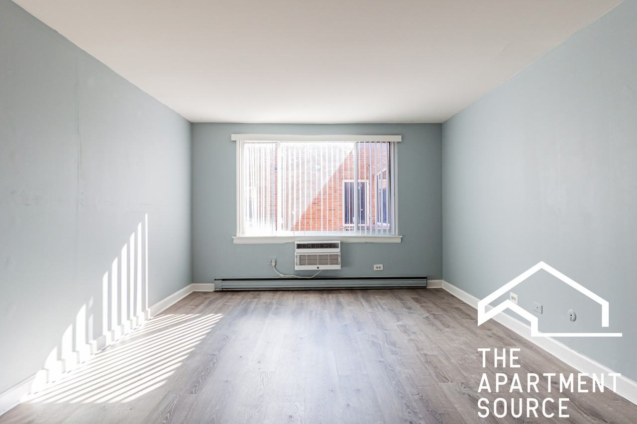 3825 N Pine Grove Ave #501 - Photo 3 of 14