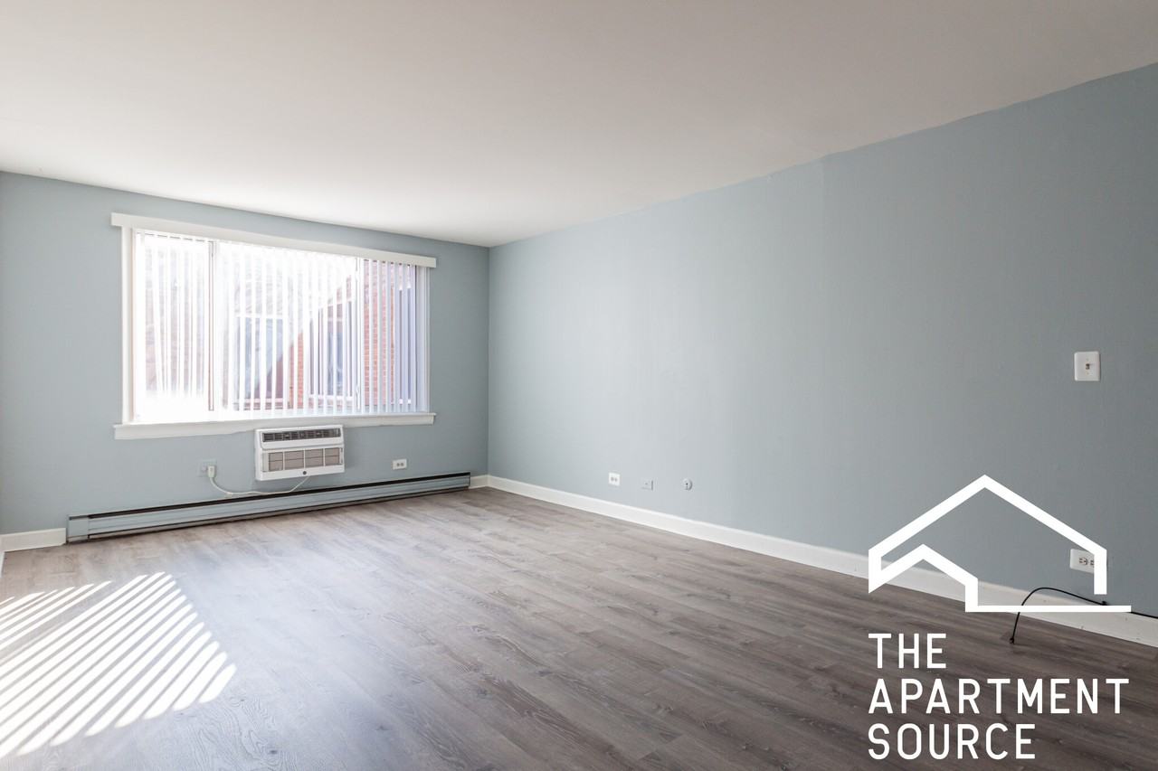 3825 N Pine Grove Ave #501 - Photo 4 of 14