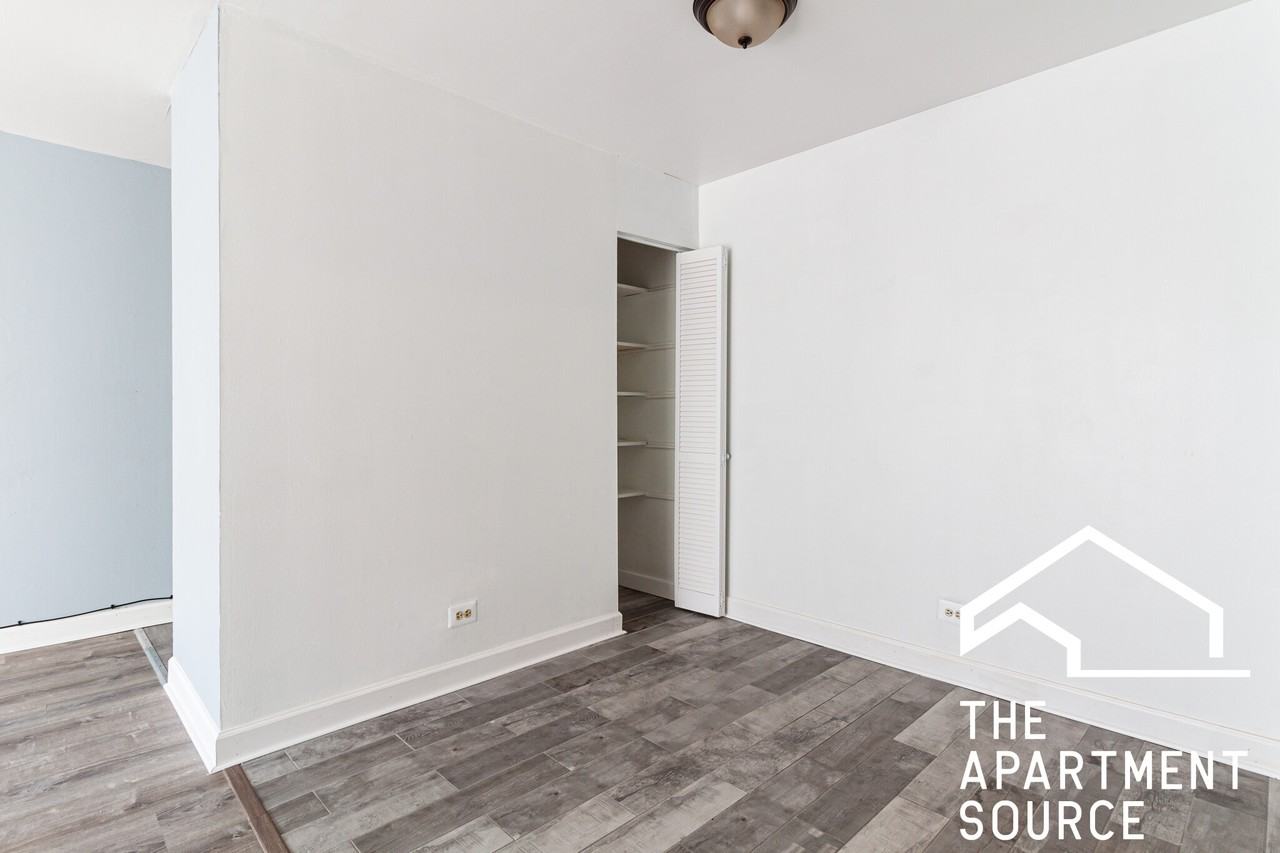 3825 N Pine Grove Ave #501 - Photo 6 of 14