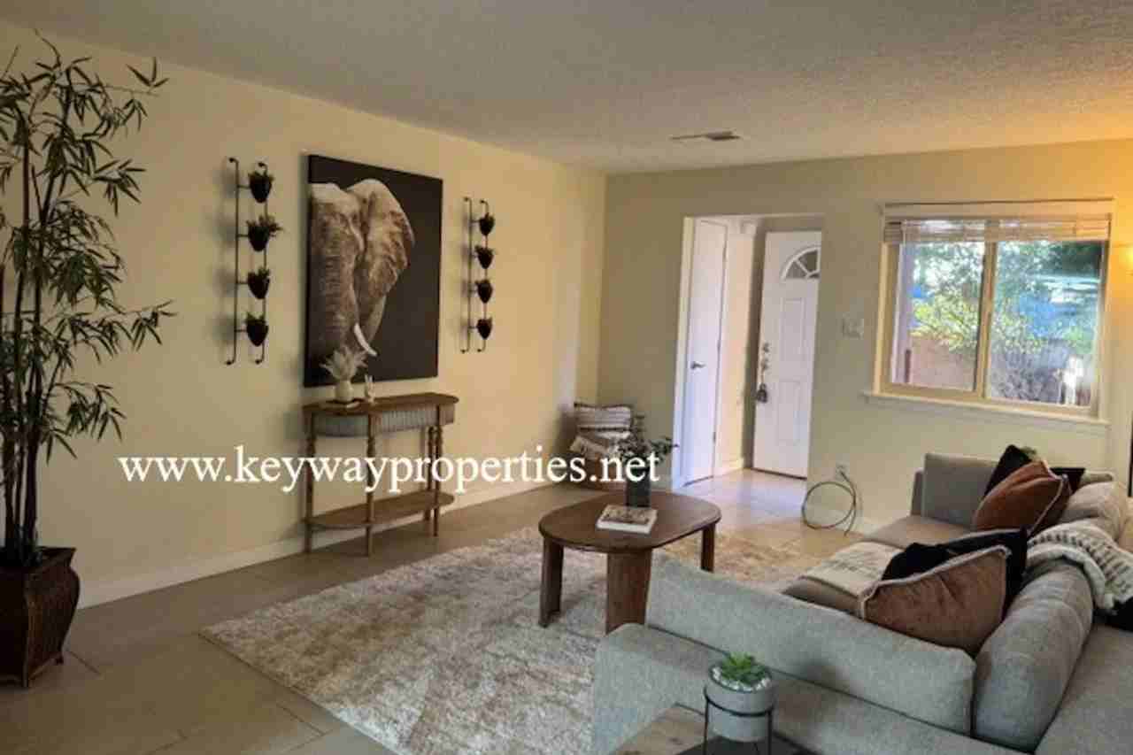 13260 Candelaria Rd Ne - Photo 2 of 28