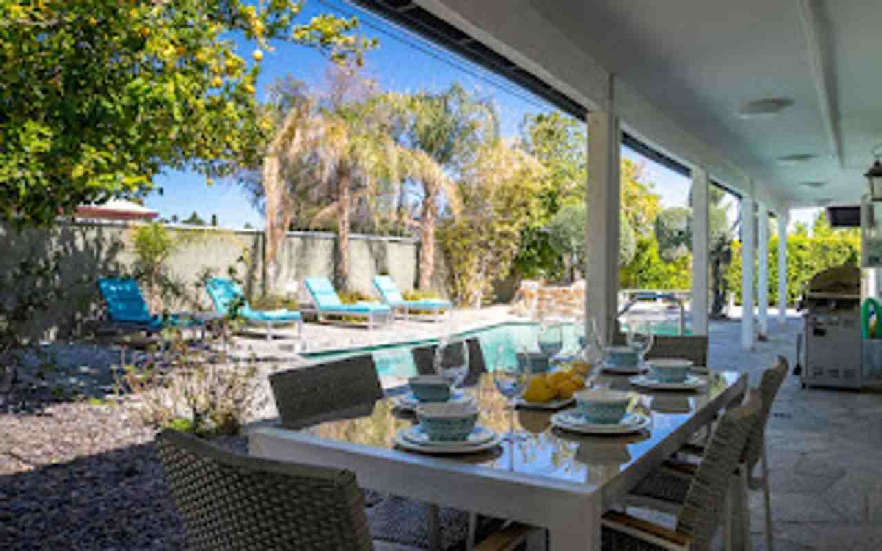 590 W Pico Rd - Photo 3 of 26