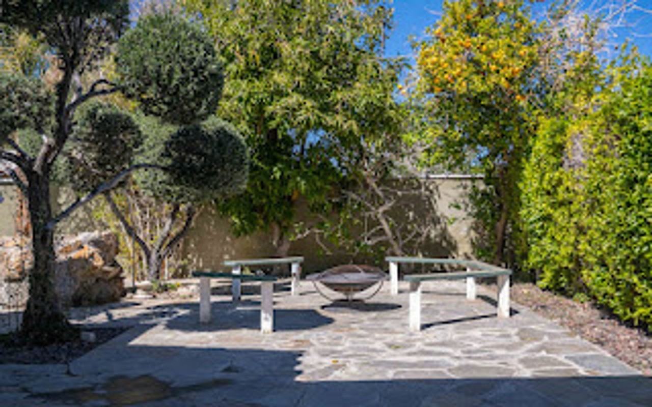 590 W Pico Rd - Photo 6 of 26