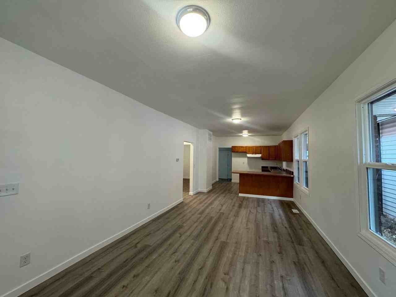 1006 Maple Way - Photo 2 of 16