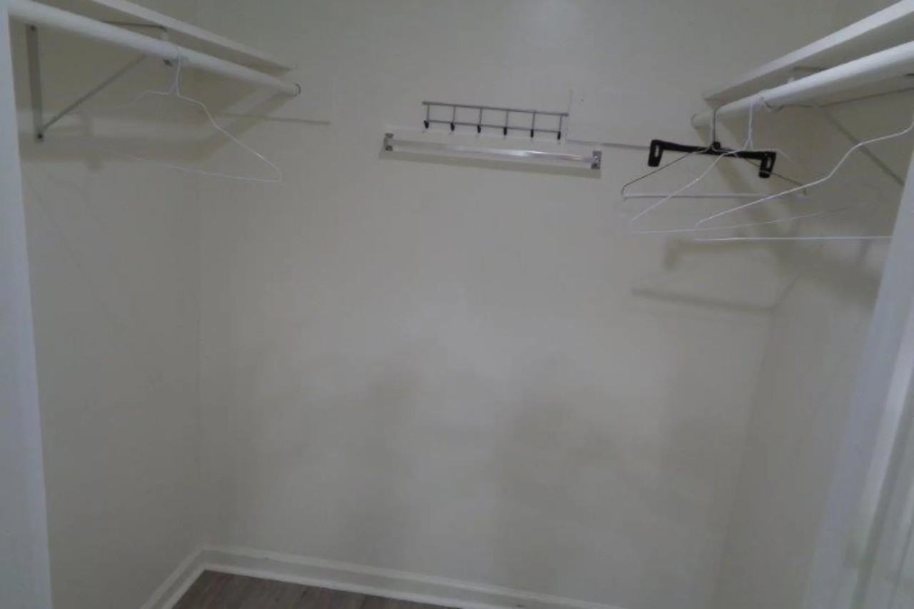 7932 Greenside Ct - Photo 3 of 8