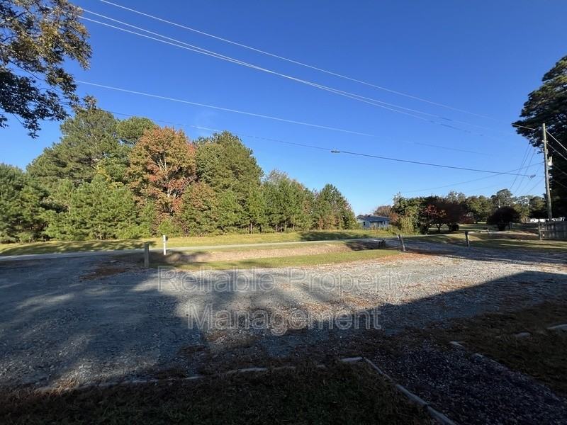 2856 Cornwallis Rd - Photo 2 of 37