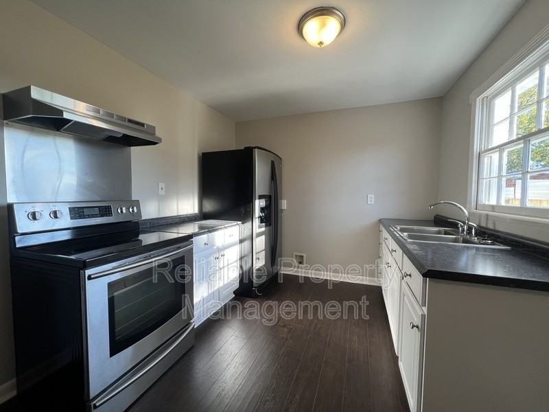 2856 Cornwallis Rd - Photo 3 of 37