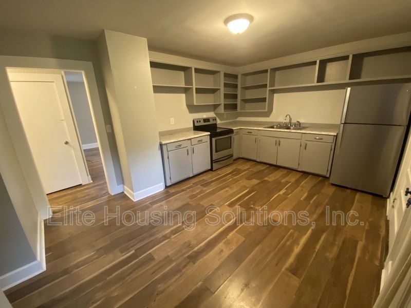 765 N 8th St - Photo 6 of 18