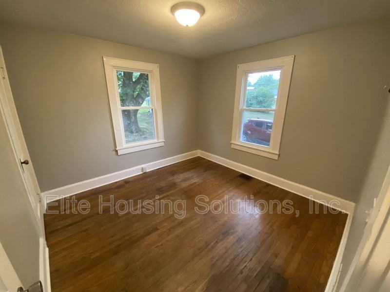 765 N 8th St - Photo 7 of 18