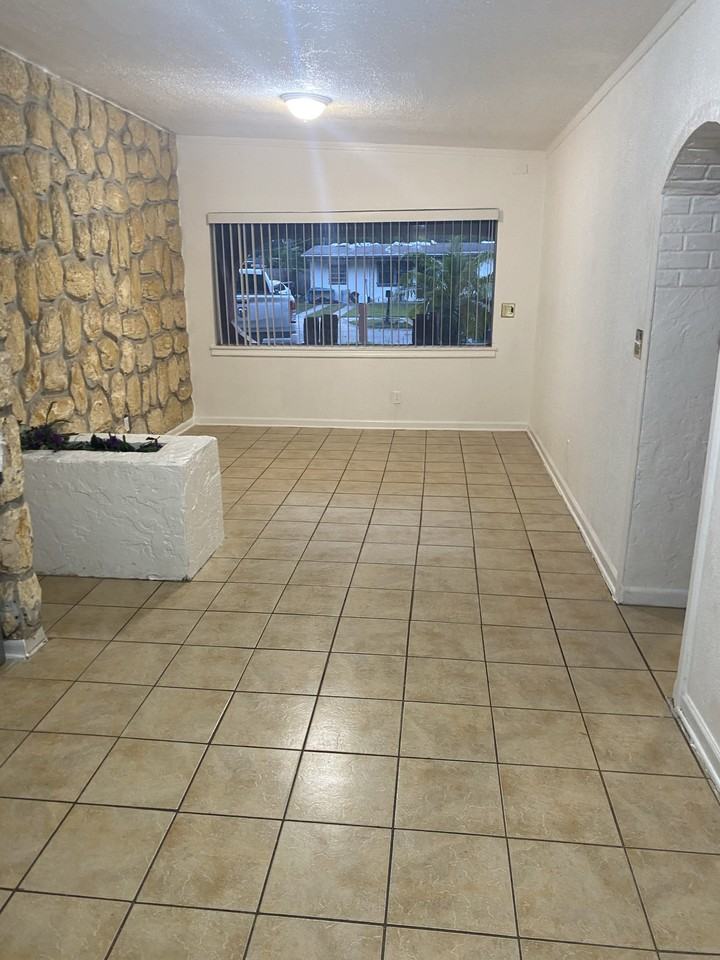 4916 S 83rd St #83rdSTREET - Photo 3 of 11