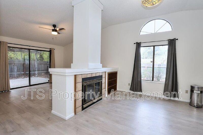 7400 Deltawind Dr - Photo 3 of 50