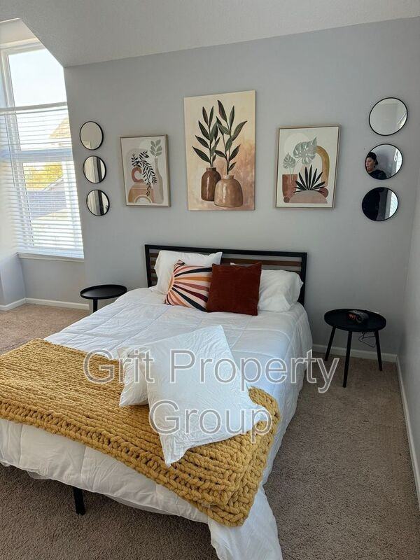 11019 Askew Ave #2 - Photo 2 of 6