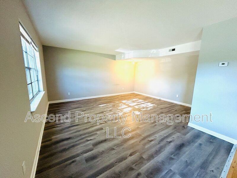 4653 Cary Ln - Photo 3 of 13