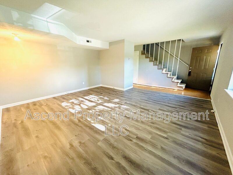 4653 Cary Ln - Photo 4 of 13