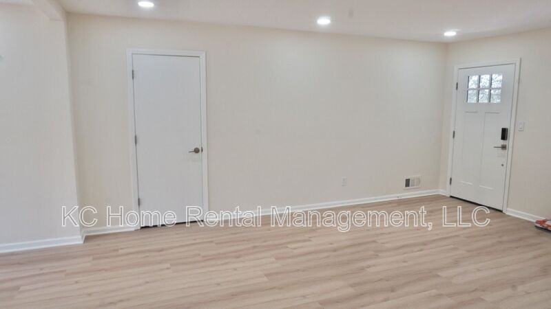 11508 Oak St - Photo 3 of 17