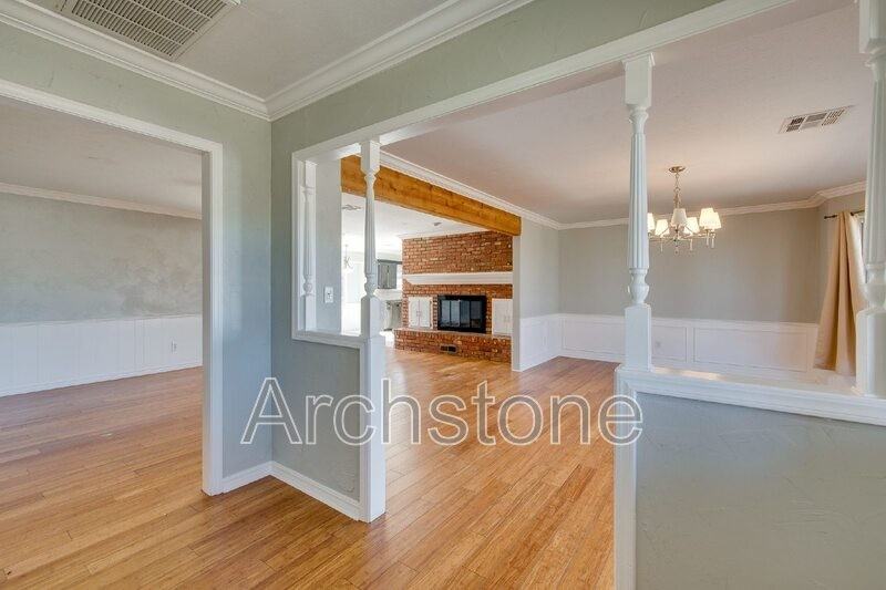 4712 Nw 65th St - Photo 4 of 46