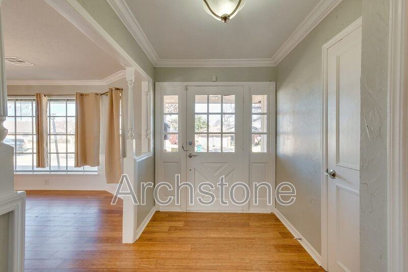 4712 Nw 65th St - Photo 5 of 46