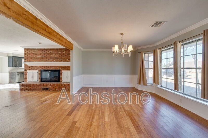 4712 Nw 65th St - Photo 7 of 46