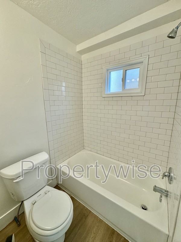 420 20th St #3 - Photo 7 of 10