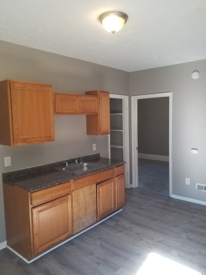 39 Cummings St - Photo 2 of 9