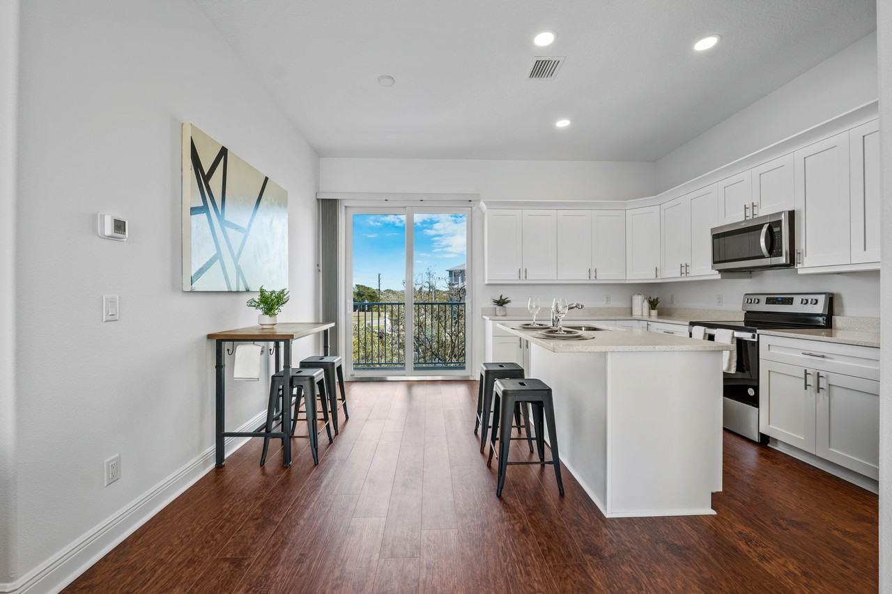 5730 Biscayne Ct - Photo 3 of 50