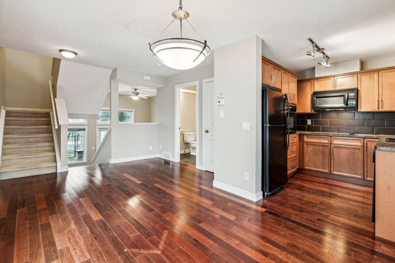 8928 Royal Oak Way Nw - Photo 3 of 26