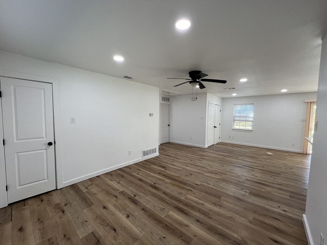 618 Pleasant Valley Rd - Photo 2 of 28