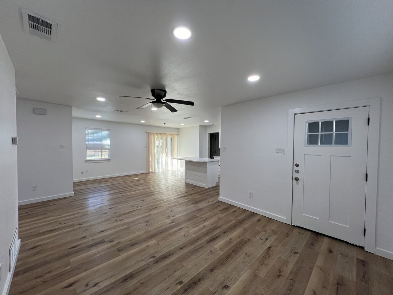 618 Pleasant Valley Rd - Photo 3 of 28