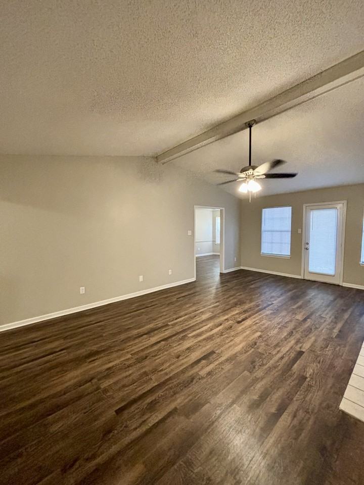 3 Eastwood Ct - Photo 2 of 15