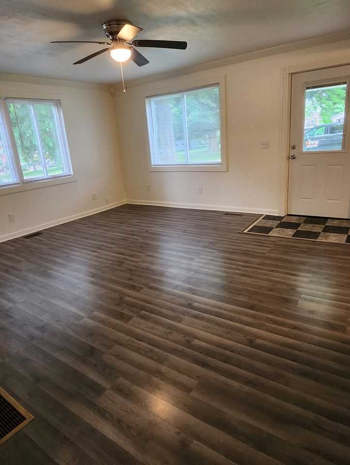 8986 Stebbins St - Photo 4 of 37