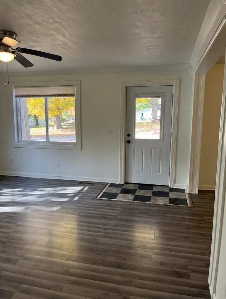 8986 Stebbins St - Photo 5 of 37