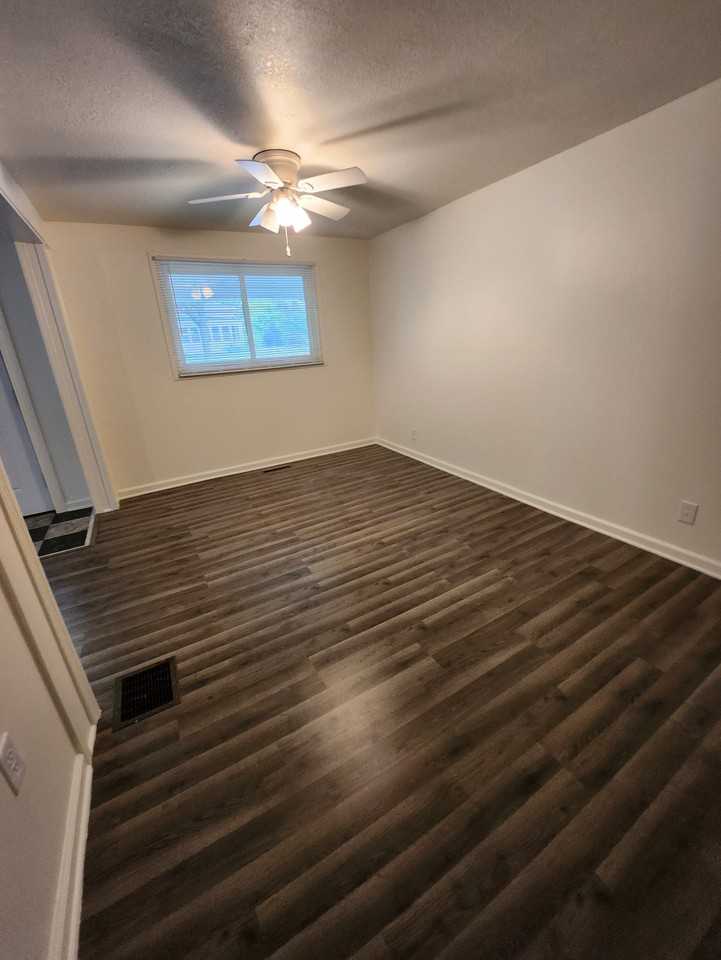 8986 Stebbins St - Photo 6 of 37