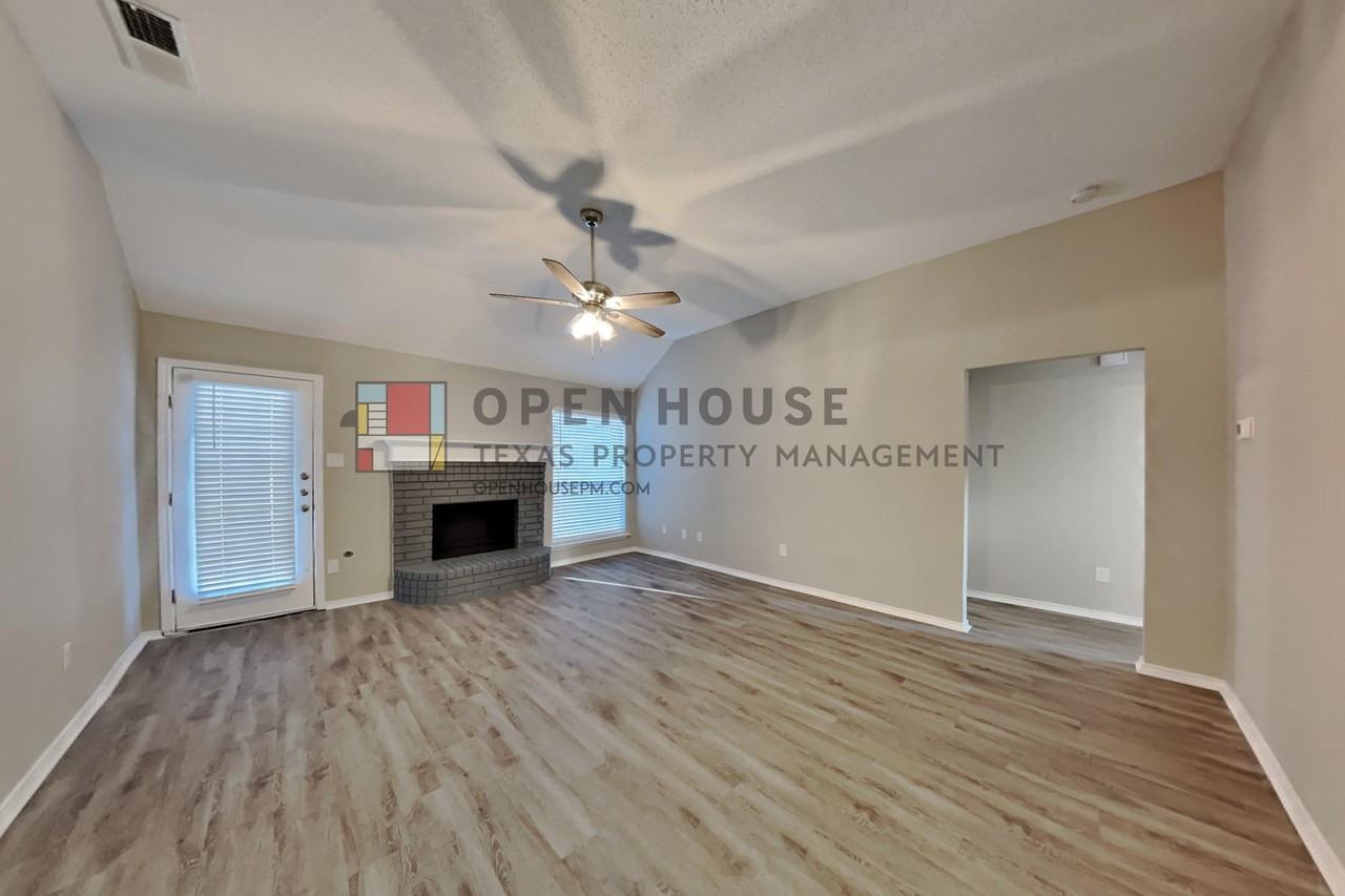 3417 Jonquil Ln - Photo 3 of 19