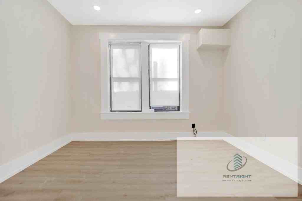 944 N Damen Ave #2F - Photo 6 of 13