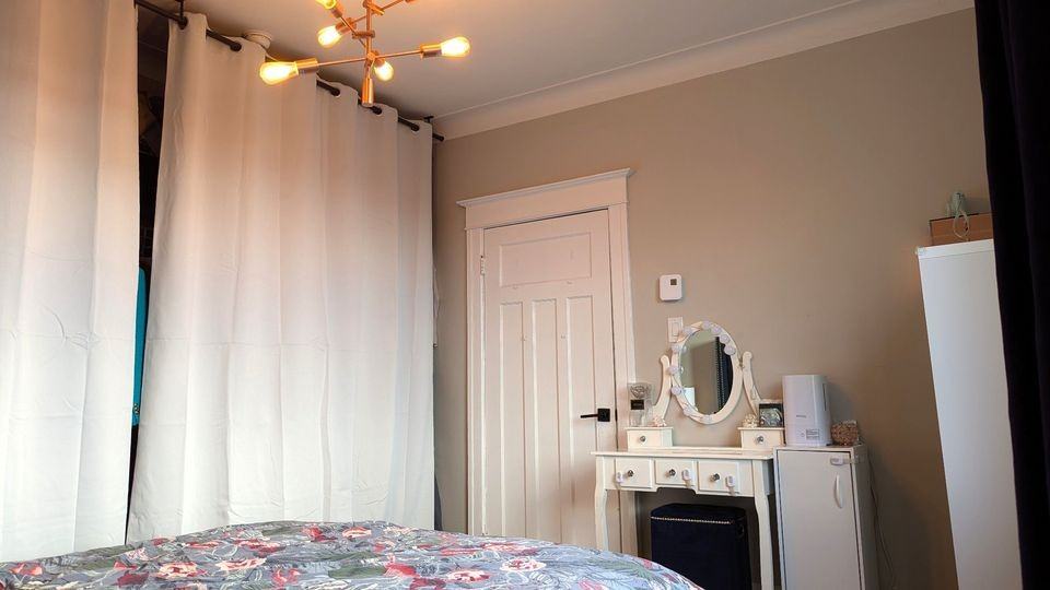 2325 Avenue Madison - Photo 2 of 5