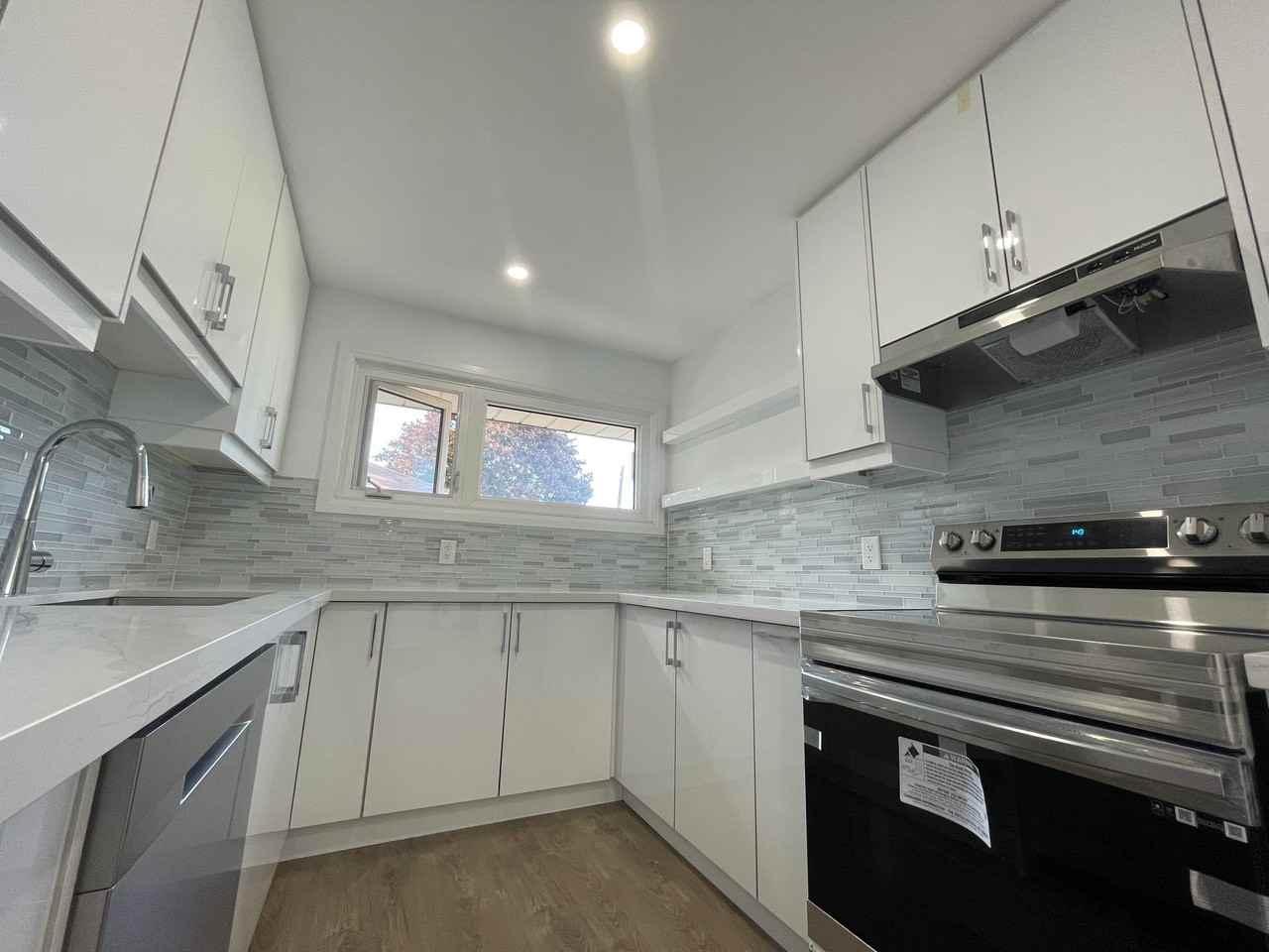 221 Hallett Avenue - Photo 3 of 12