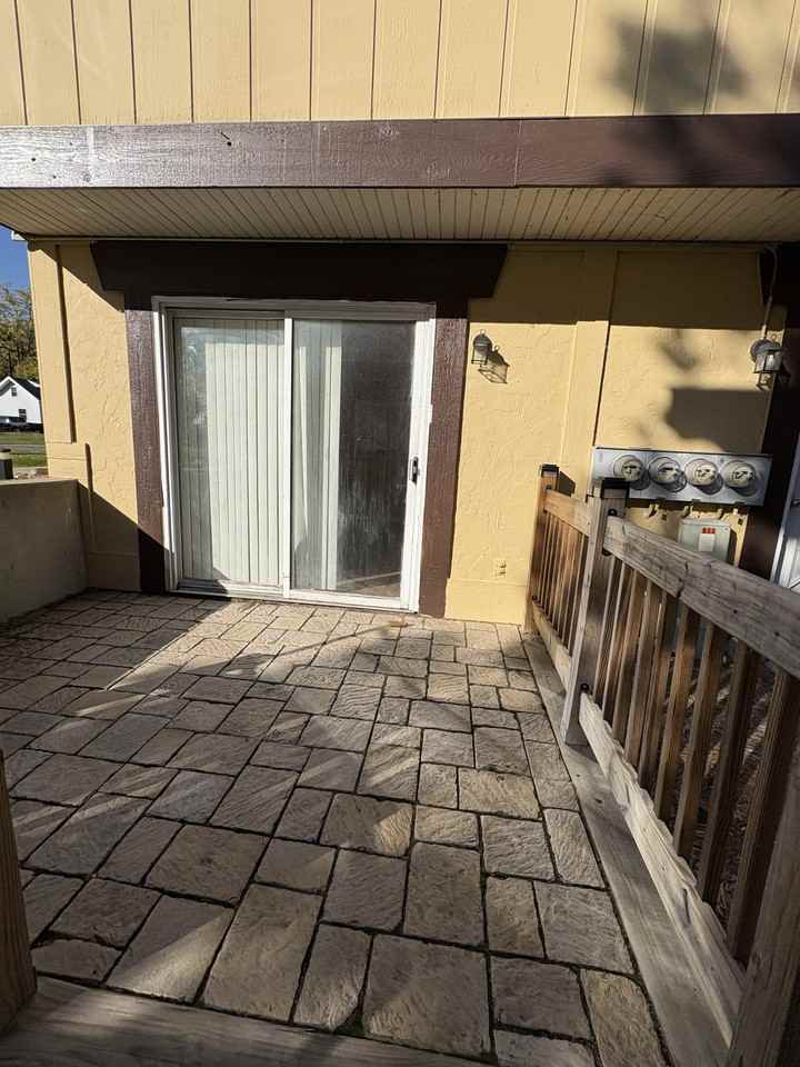 950 5th St #A - Photo 7 of 9