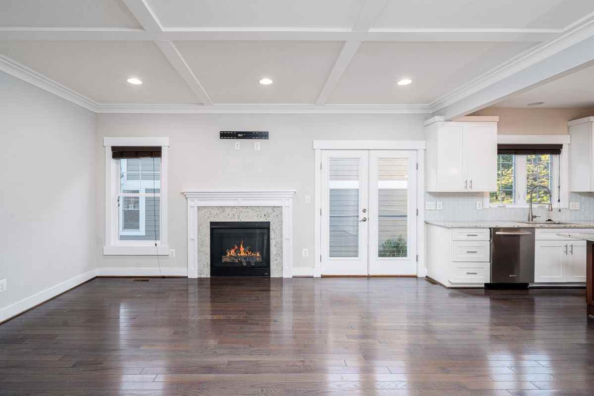 844 N Jacksonville St - Photo 3 of 25