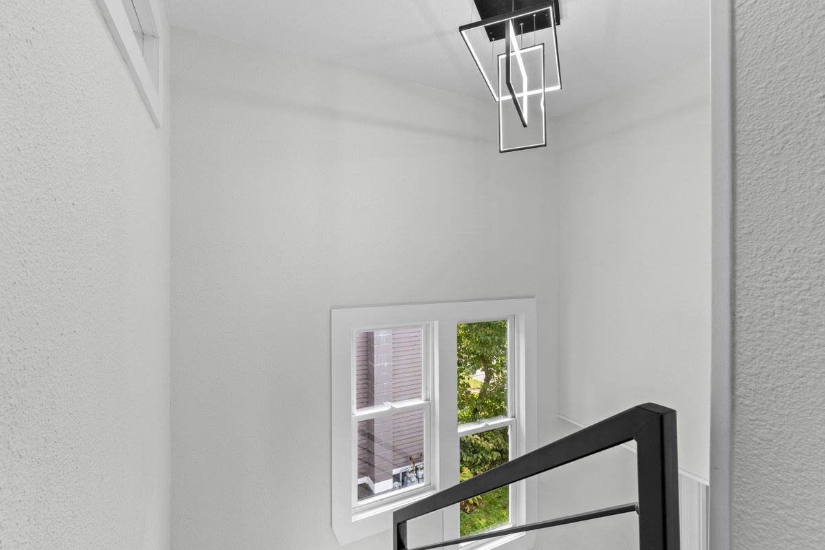 26 Rowley St - Photo 2 of 17