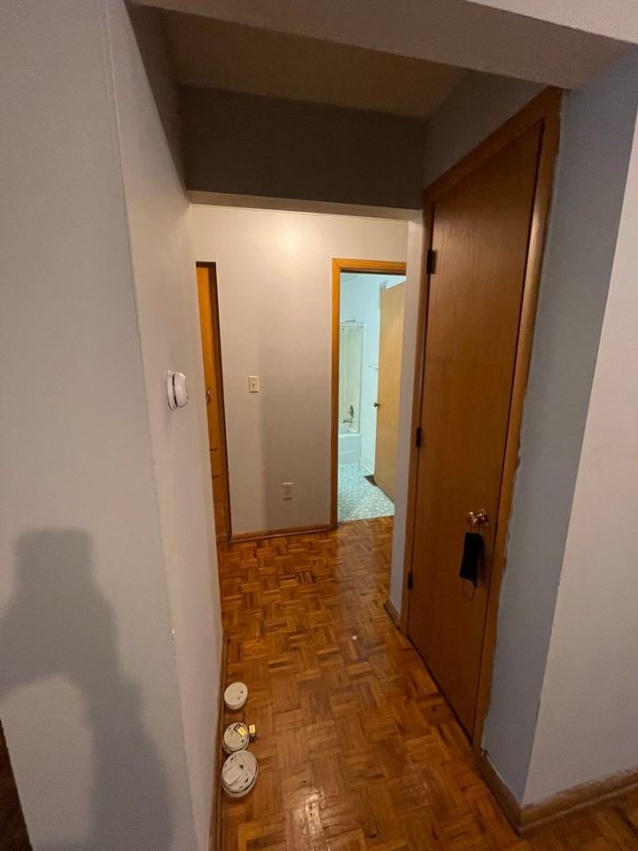 North Campus 2 bedroom 1 bath apartments - Photo 4 of 13