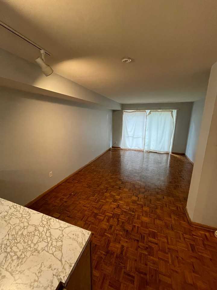 North Campus 2 bedroom 1 bath apartments - Photo 6 of 13