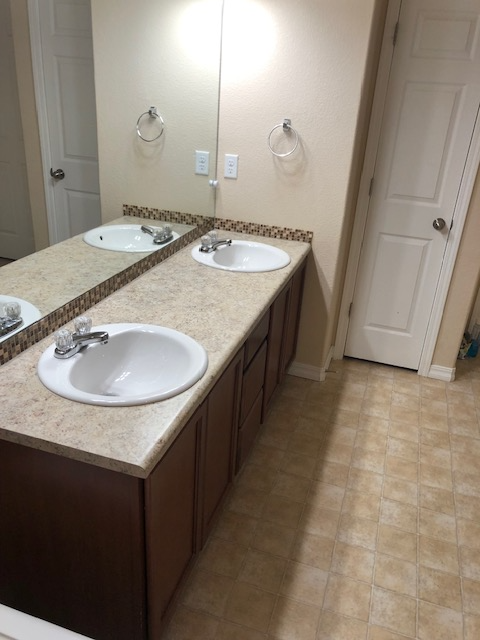 6491 Bluffmont Pt - Photo 3 of 12