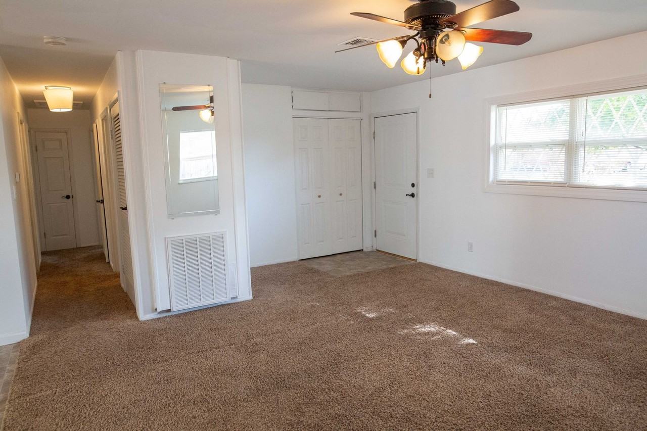 4008 Colby Ave - Photo 2 of 27