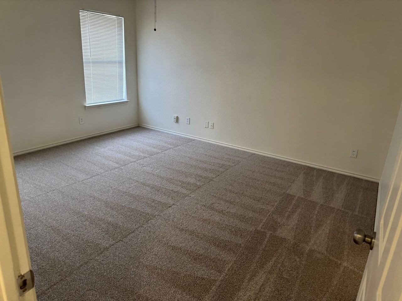 7305 Wagonwheel Rd - Photo 3 of 18