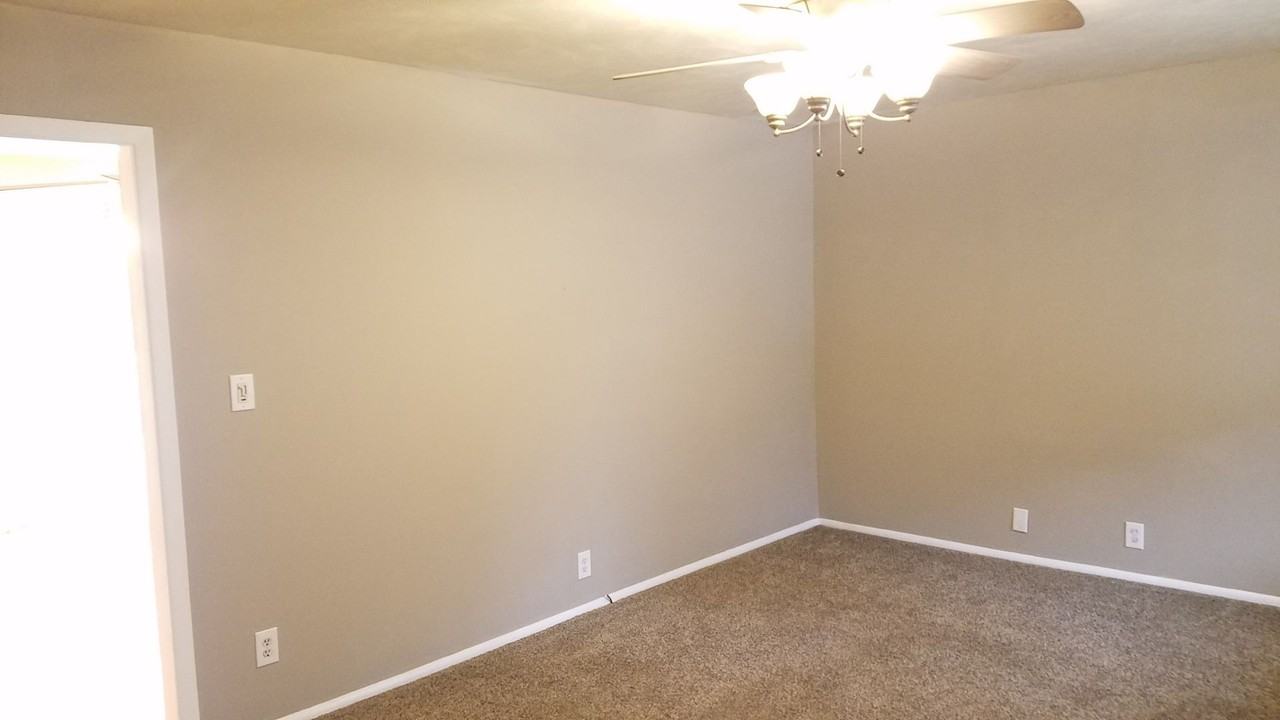 210 W Florence Ave - Photo 2 of 18