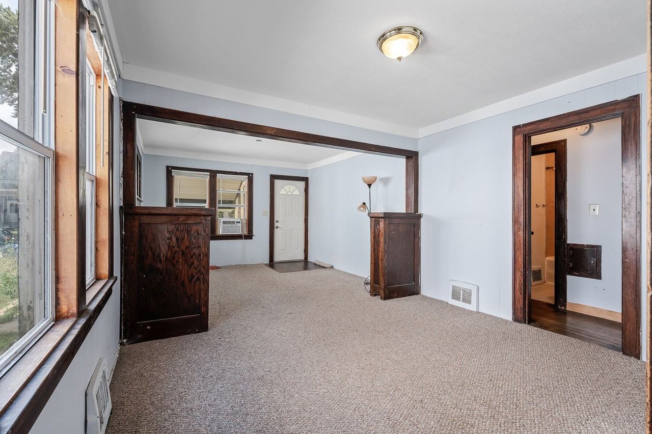 1079 13th Ave Se - Photo 4 of 19