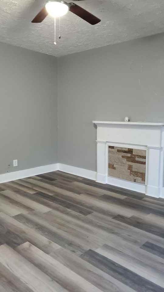 485 E 2nd St - Photo 5 of 11