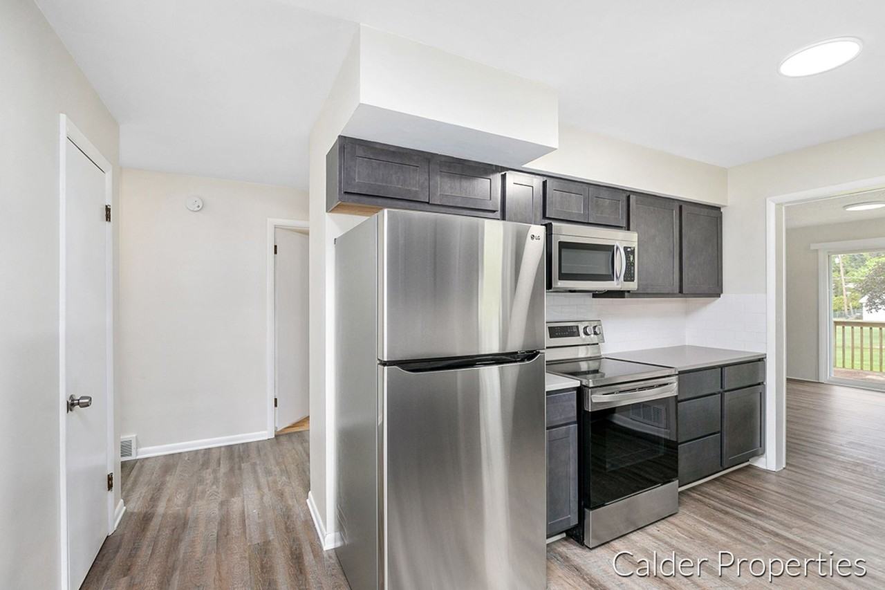 6679 - 6681 Egan Ave SE - Photo 2 of 26