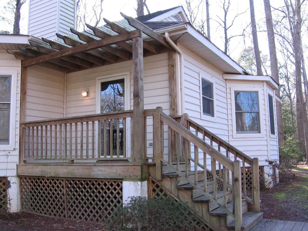 21096 Brewers Neck Blvd - Photo 3 of 12